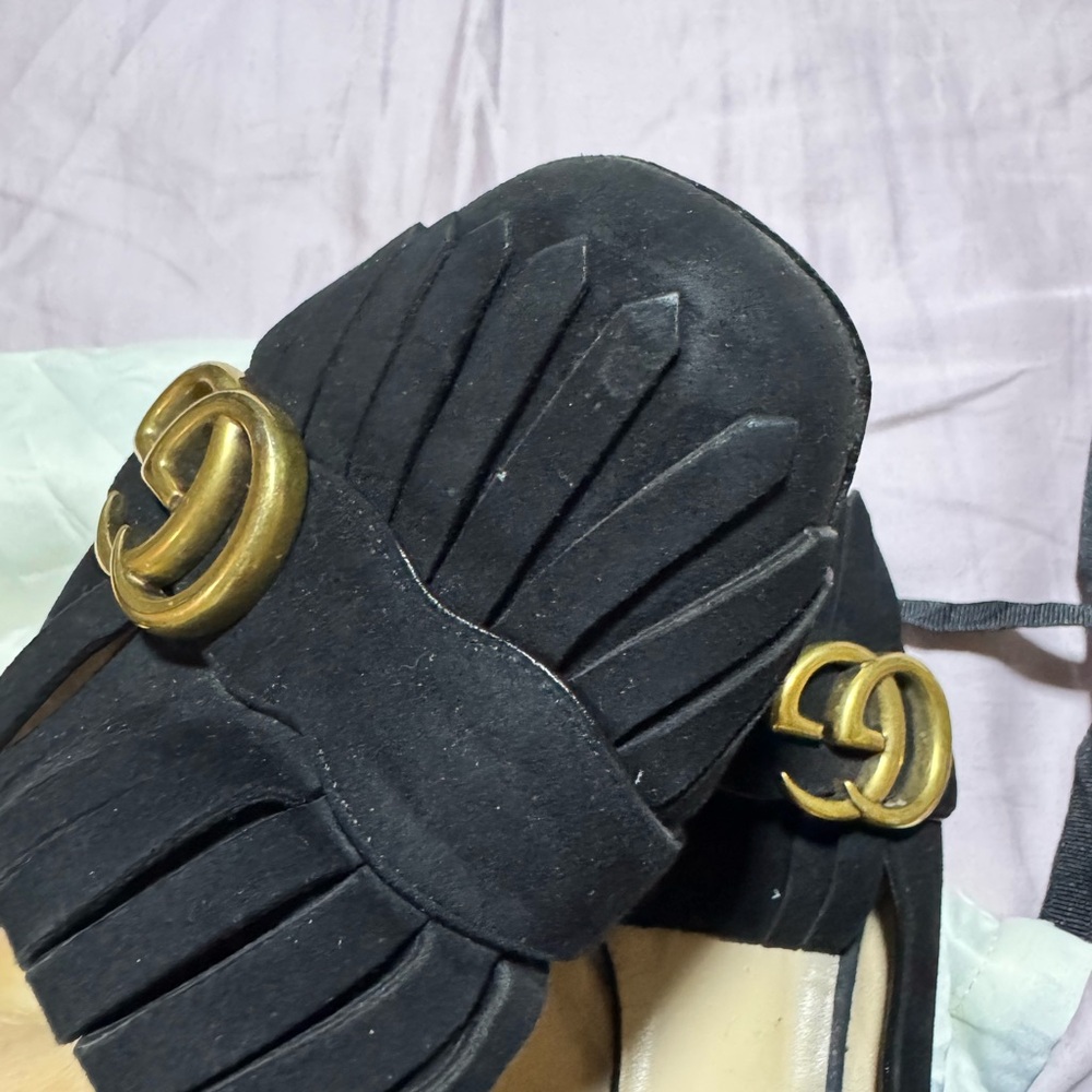 Gucci Women's Black Suede Fringe Loafers with Gold GG Hardware Size 6 - Picture 11 of 16